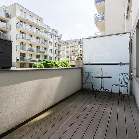 Czarnieckiego Apartment With Balcony Poznan By Noclegi Renters Exterior foto
