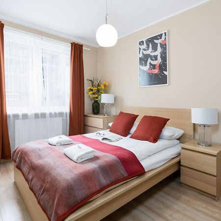 Czarnieckiego Apartment With Balcony Poznan By Noclegi Renters Exterior foto