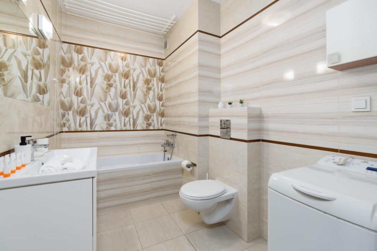 Czarnieckiego Apartment With Balcony Poznan By Noclegi Renters Exterior foto